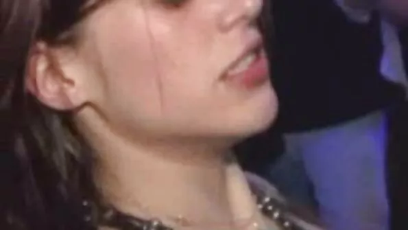 Pornstar sluts احاطہ کرتا ہے گرم سہ میں ایک چہرے کی تالیف میں