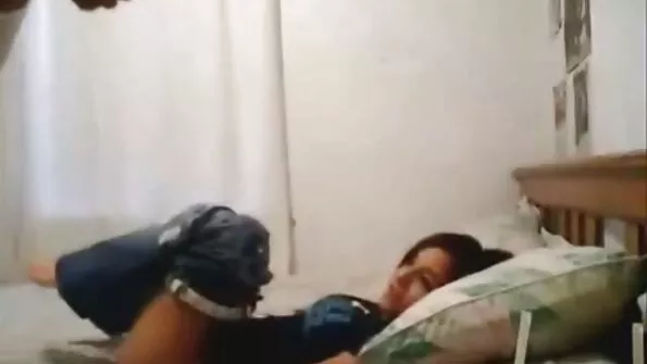 سویٹی چیخ پڑی جب اس کی گدی میں کوئی سخت چیز گھستی محسوس ہوئی۔