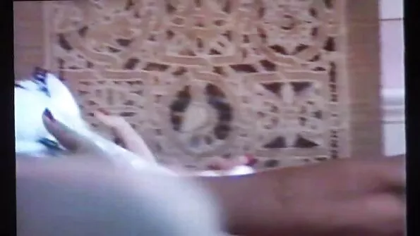 نوجوان فحش ستاروں خوشی بلی ایک شاندار threesome میں