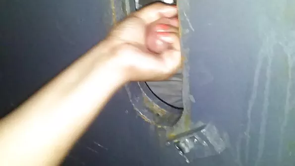 فینکس میری منہ کو ایک گرم گدا دیتا ہے۔