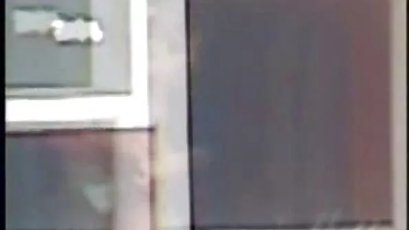 پتلا نوجوان بڑے پیمانے پر فک سٹک سے گھس گیا ہے۔