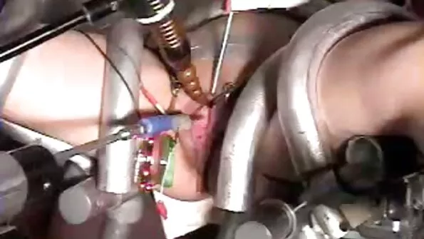 Slutty یورو لڑکی اچھی طرح چھ پرجوش bruisers کی طرف سے gangbanged