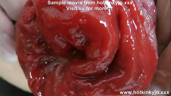 شاور روم میں مشت زنی کرتے ہوئے لاطینی خوبصورتی Jynx Maze کا سولو منظر