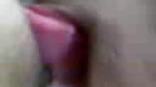 دو سلٹ اپنے کپڑے اتارتے ہیں اور پھر وہ ایک اینوہٹر کو تلاش کرتے ہیں۔