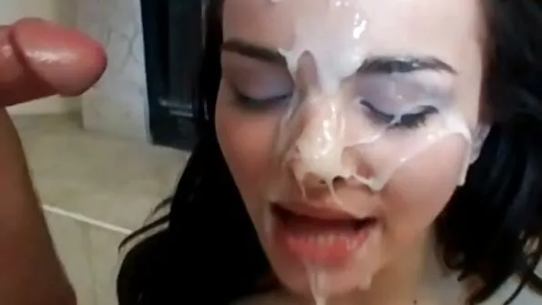 نوجوان جوڑے صبح کے وقت زبردست جنسی تعلقات رکھتے ہیں۔