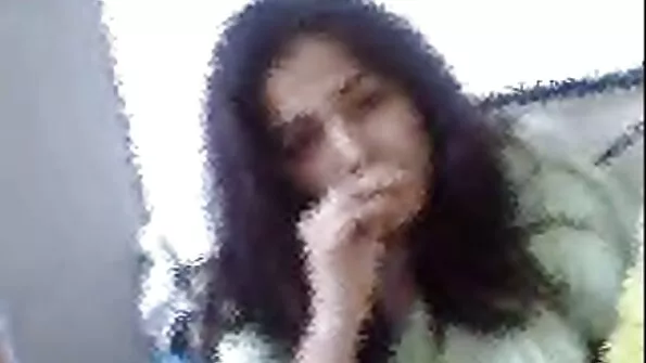 دو گرم گورے مردوں کو پاگل تینوں ایکٹ کے لیے مدعو کرتے ہیں۔