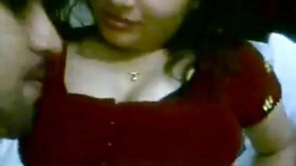 راہیل سٹار پی او وی بلوجوب اس کی حیرت انگیز زبانی مہارت کو ظاہر کرتا ہے۔