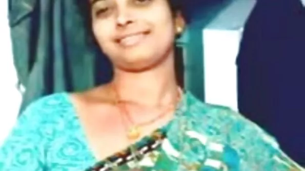 برف سفید جلد کے ساتھ پتلی lassies واقعی بلی، اتارنا fucking پسند کرتا ہے