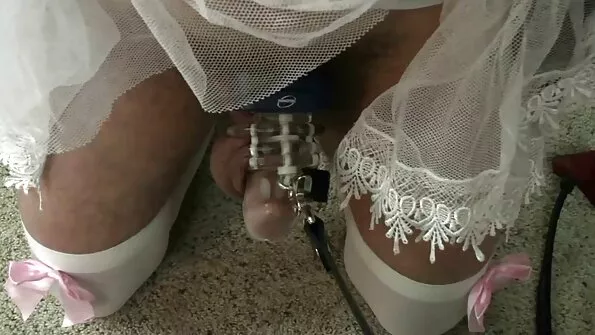 سویٹ کالج کی لڑکی اپنے سوتیلے بڑے موٹے مرغے پر سوار ہے۔