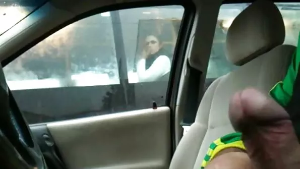 دو خواتین ایک جنسی اور شہوانی ، شہوت انگیز threesome میں ایک بڑے مرگا کی دیکھ بھال